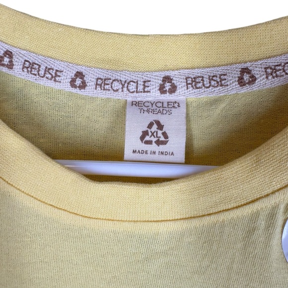 Recycle Threads NWT Women’s XL Yellow Graphic T Shirt Bees Floral Boho Hippie - Picture 7 of 12